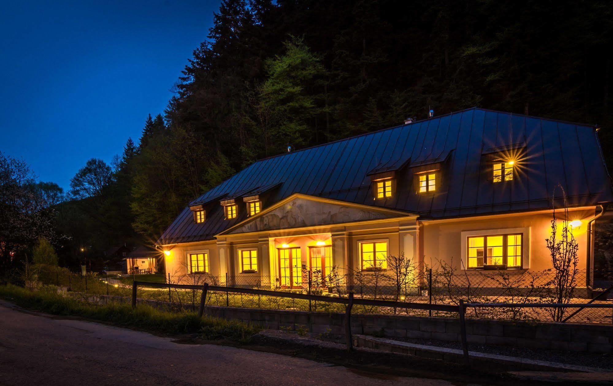 Apartmány Weissov Dom Banská Štiavnica Exterior foto